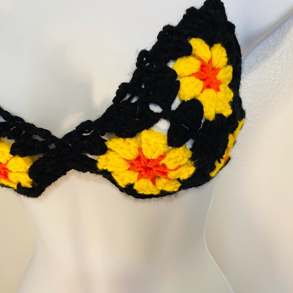 Crochet Granny Square Flower Black Yellow Handmade - Picture 2 of 6
